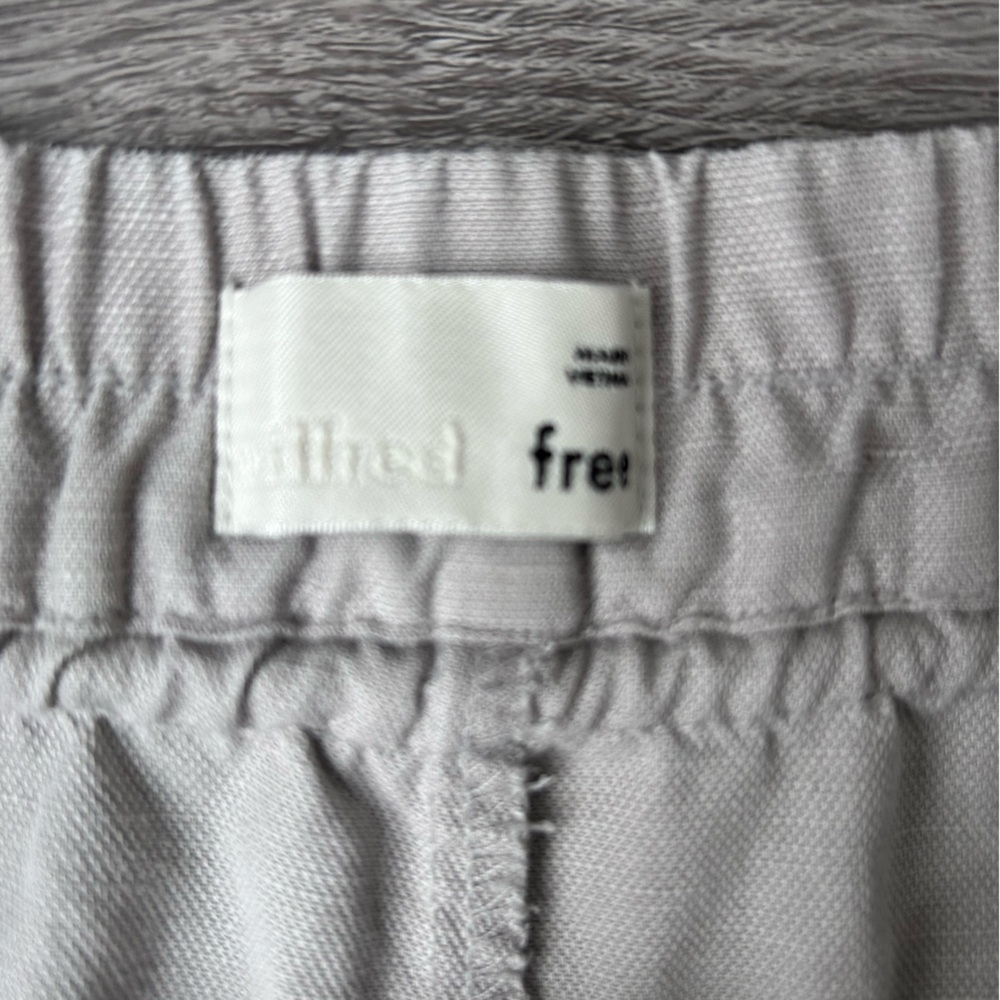 Aritzia Wilfred Free beige linen blend shorts size large - Picture 3 of 10